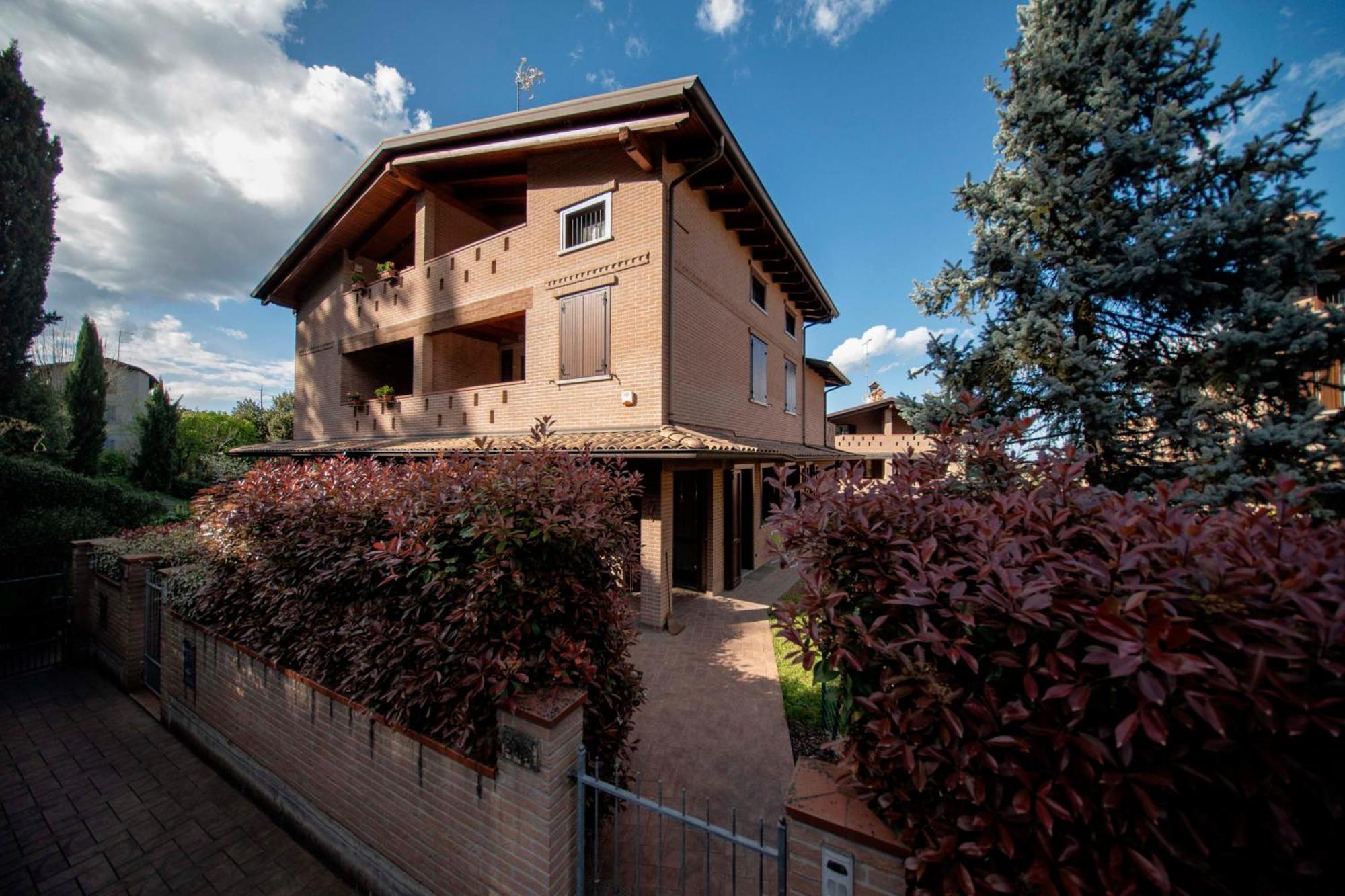 Jacuzzi Apartment In Italian Villa, Wi-Fi & Garden Sassuolo - Maranello Casalgrande Esterno foto