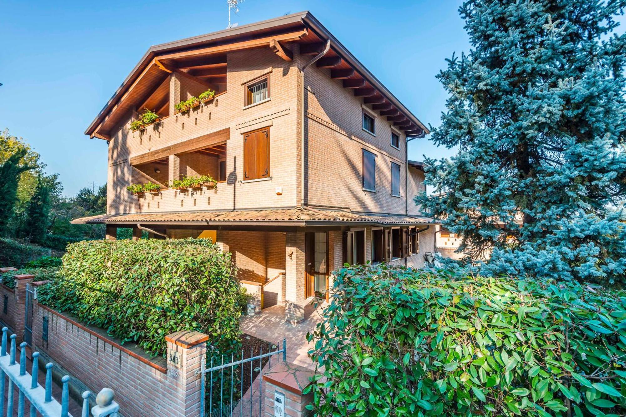 Jacuzzi Apartment In Italian Villa, Wi-Fi & Garden Sassuolo - Maranello Casalgrande Esterno foto