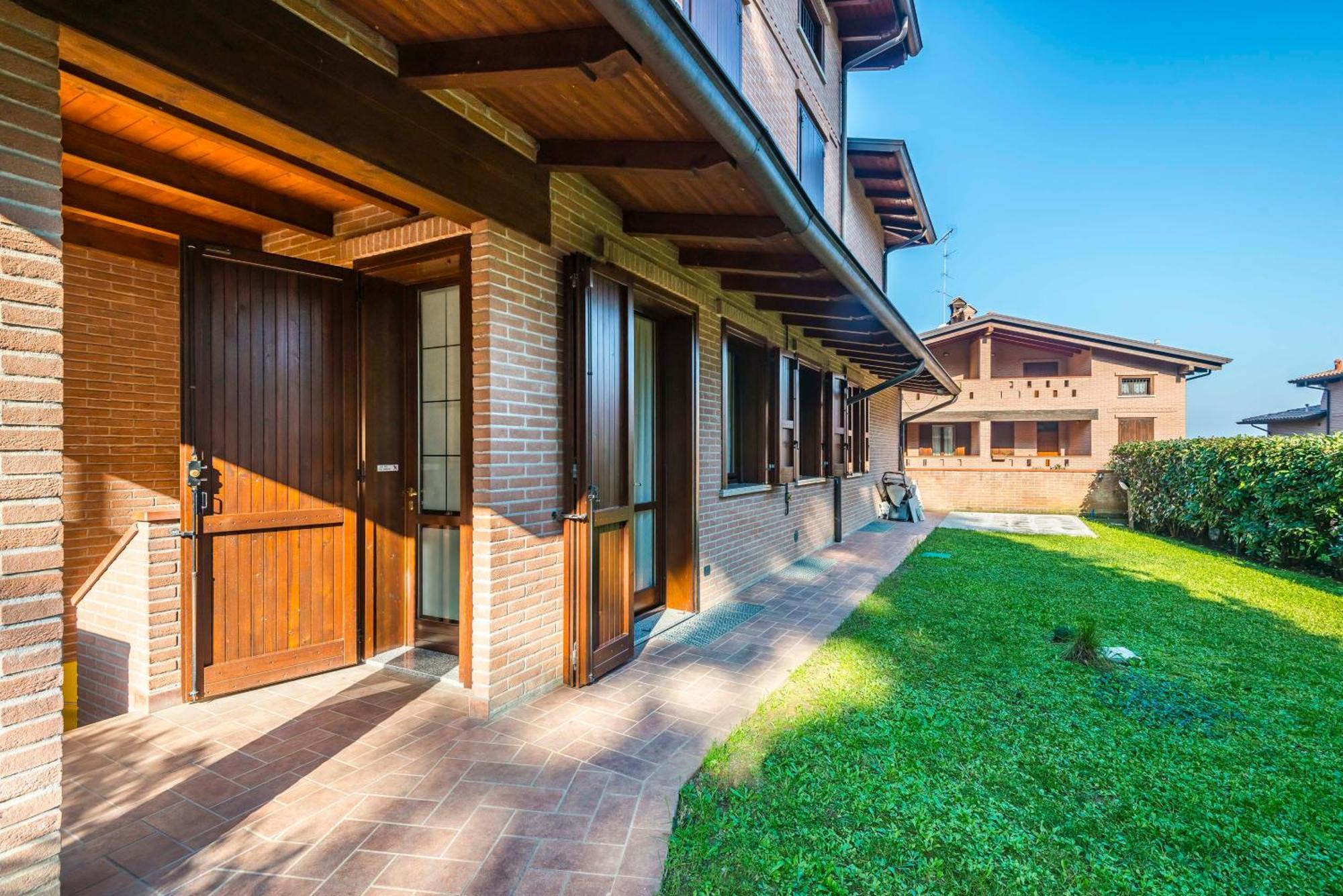 Jacuzzi Apartment In Italian Villa, Wi-Fi & Garden Sassuolo - Maranello Casalgrande Esterno foto